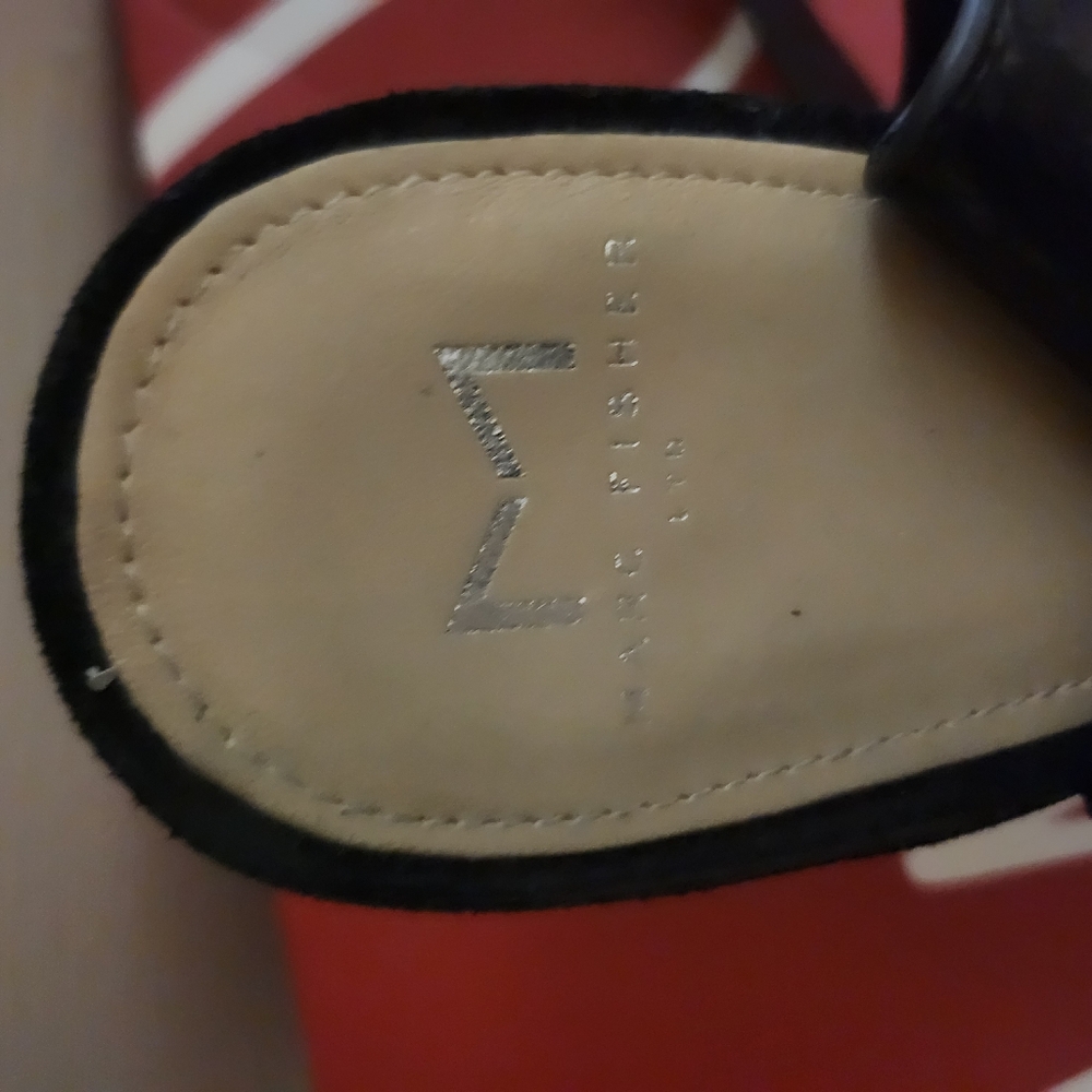Peep toe shies